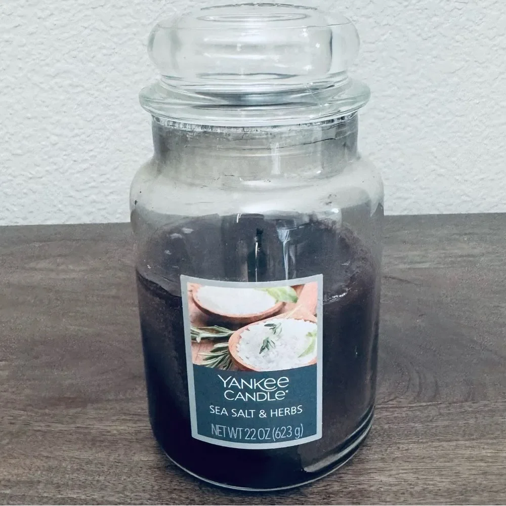 Yankee Candle Sea Salt & Herbs Jar Candle